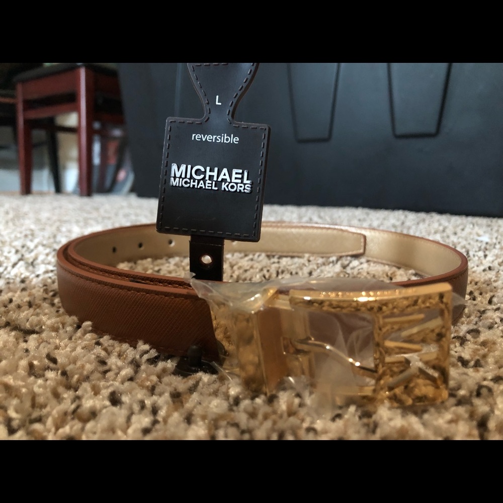 Reversible Michael Kors belt 😊